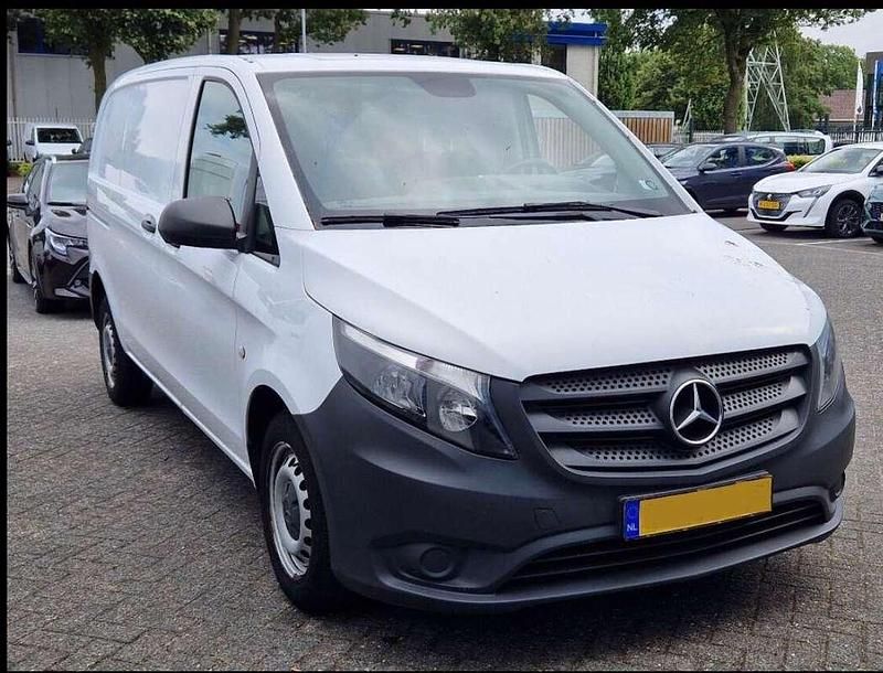 Wit Gebruikt 2016 Mercedes Vito MPV | € 9.250 (Goede deal) - Afbeelding 1/4