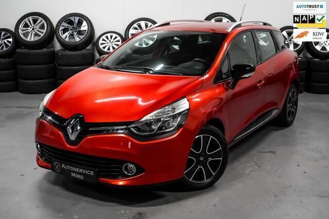 Rood Gebruikt 2015 Renault Clio GrandTour Expression Stationwagen | € 5.950 (Eerlijke prijs) - Afbeelding 1/4