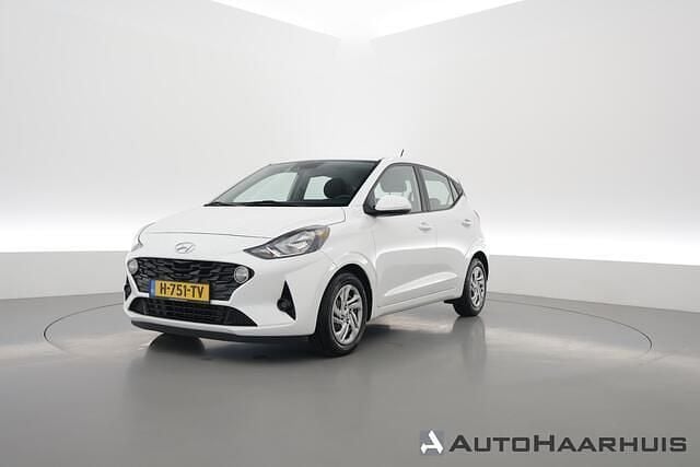 Wit Occasion 2020 Hyundai i10 Comfort Hatchback | € 9.900 (Goede deal) - Afbeelding 1/3