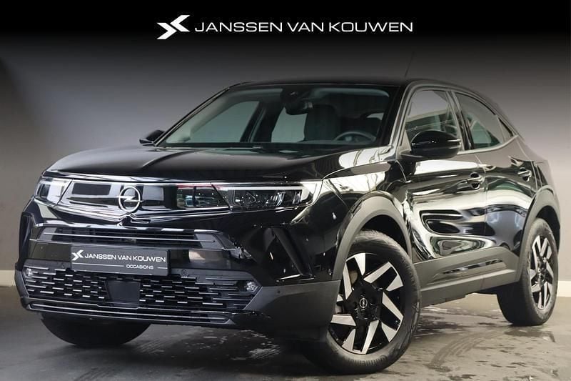 Zwart Gebruikt 2025 Opel Mokka-e SUV | € 29.445 (Iets duurder) - Afbeelding 1/4