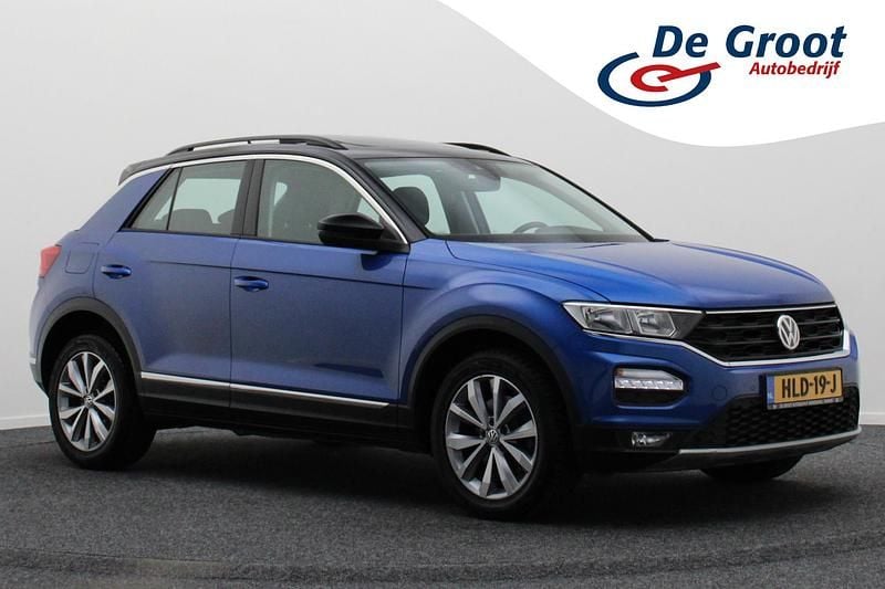 Blauw Gebruikt 2018 VW T-Roc Business SUV | € 18.950 (Eerlijke prijs) - Afbeelding 1/4