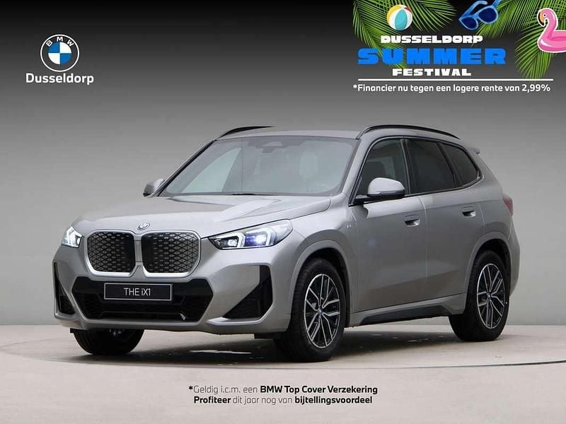 Grijs, metallic lak Nieuw 2025 BMW iX1 Comfort Edition SUV | € 57.000 (Super prijs) - Afbeelding 1/4