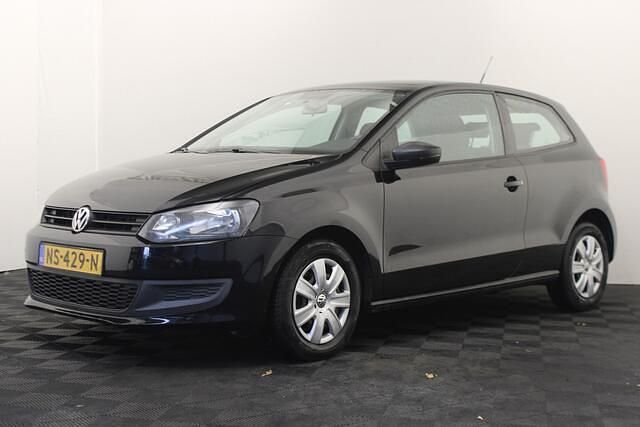 Zwart (metallic) Gebruikt 2014 VW Polo Trendline Hatchback | € 3.950 (Goede deal) - Afbeelding 1/4