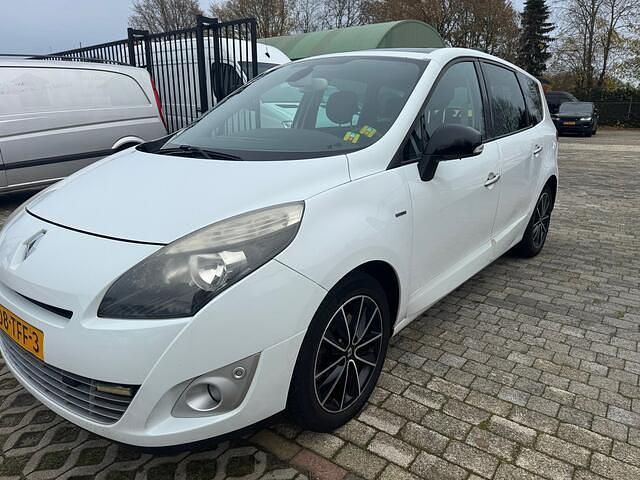 Wit Gebruikt 2012 Renault Grand Scénic III Bose Edition MPV | € 2.850 (Duur) - Afbeelding 1/4
