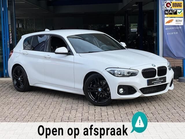 Wit Gebruikt 2019 BMW 118 Executive Hatchback | € 14.950 (Super prijs) - Afbeelding 1/4