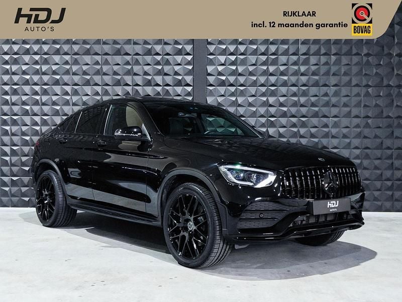 Zwart Occasion 2021 Mercedes GLC300 AMG Coupé | € 55.900 (Duur) - Afbeelding 1/4