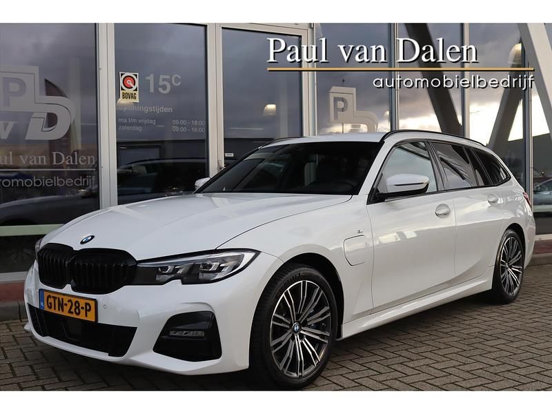 Wit Gebruikt 2021 BMW 330 Shadowline Stationwagen | € 31.420 (Goede deal) - Afbeelding 1/4