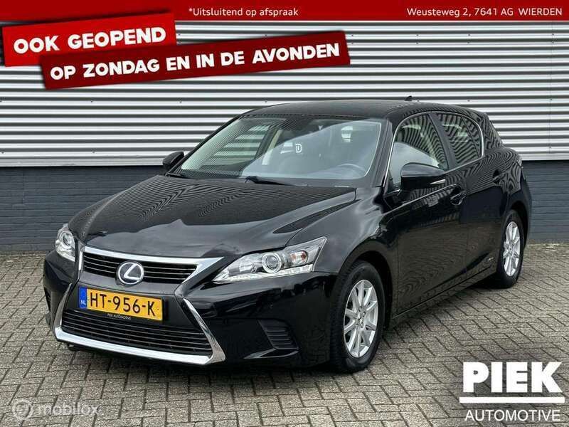 Zwart, metallic lak Gebruikt 2015 Lexus CT200h Hatchback | € 11.999 (Eerlijke prijs) - Afbeelding 1/3
