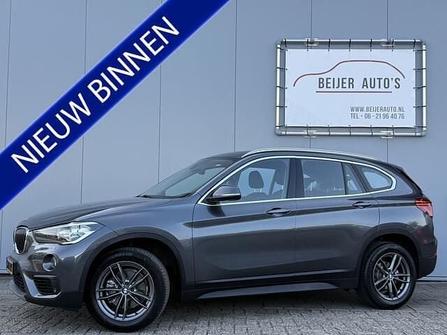 Grijs Gebruikt 2017 BMW X1 Executive SUV | € 18.945 (Eerlijke prijs) - Afbeelding 1/4