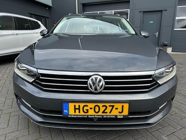 Grijs Gebruikt 2015 VW Passat Highline Stationwagen | € 11.950 (Goede deal) - Afbeelding 1/3