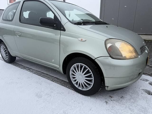 Occasion Toyota Yaris Sol 86 PK (63 kW) 2001 Groen (metallic) Hatchback