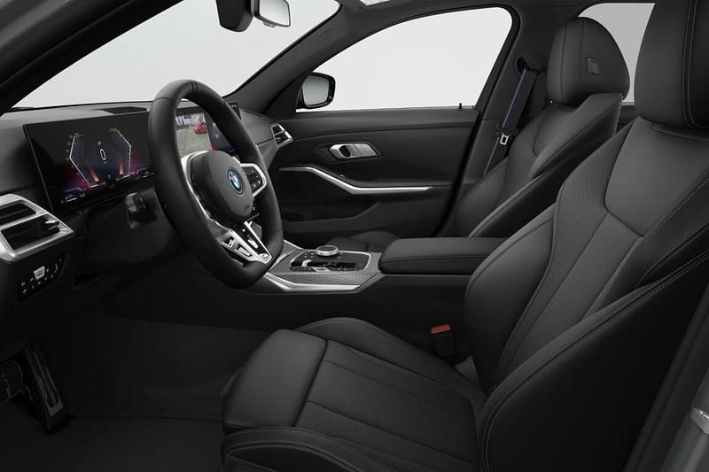 Nieuw BMW 330e M Sport 292 PK (214 kW) 2026 Bmw individual dravitgrau Stationwagen