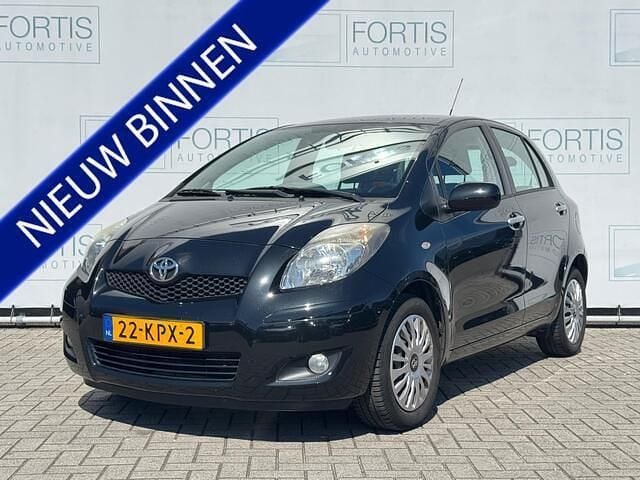Zwart Gebruikt 2010 Toyota Yaris Hatchback | € 5.900 (Eerlijke prijs) - Afbeelding 1/4