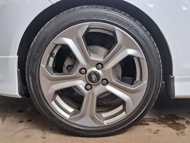 Occasion Ford Fiesta Titanium 101 PK (74 kW) 2014 Wit Hatchback