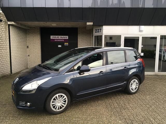 Blauw Gebruikt 2013 Peugeot 5008 Style MPV | € 4.499 (Eerlijke prijs) - Afbeelding 1/4