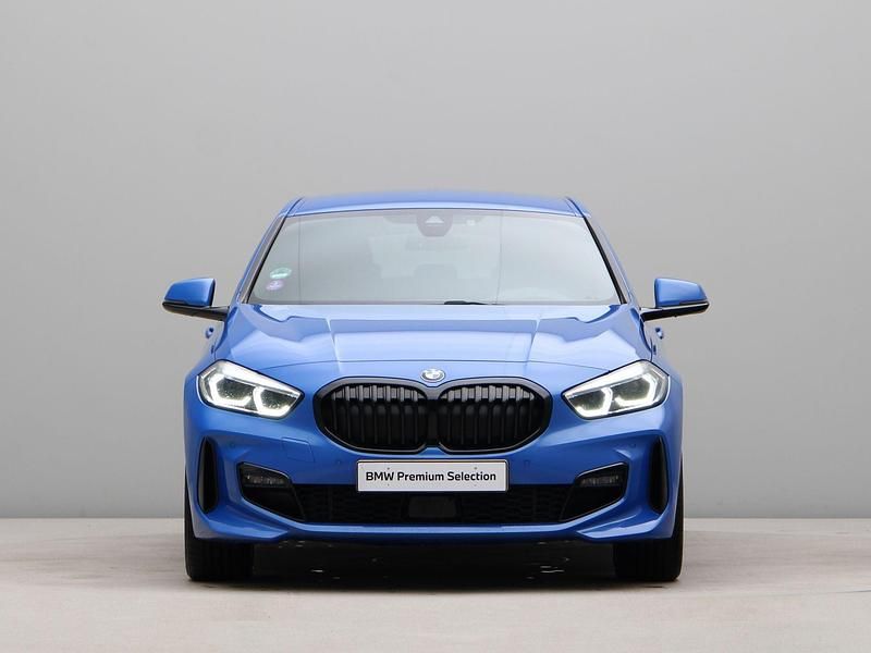 Occasion BMW 118 Executive 136 PK (100 kW) 2021 Blauw Hatchback