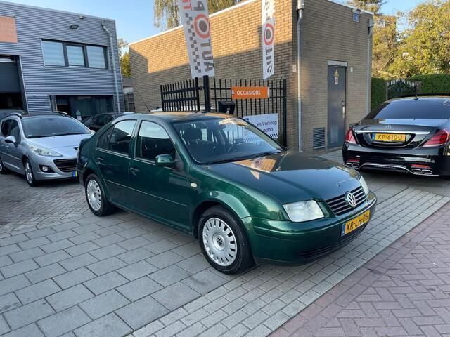 Occasion VW Bora Trendline 116 PK (85 kW) 1999 Groen, metallic lak Sedan