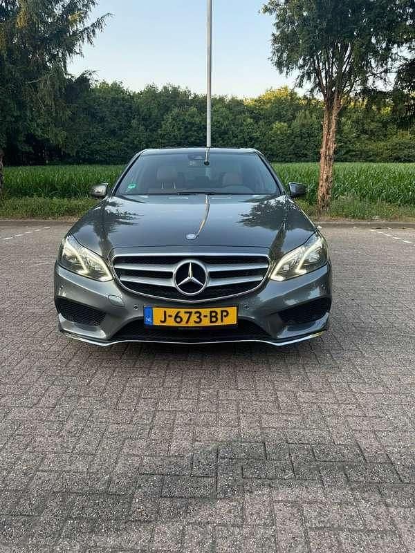 Zilver Gebruikt 2013 Mercedes E400 Edition Sedan | € 18.750 - Afbeelding 1/4