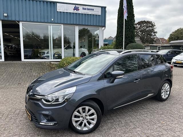 Grijs Gebruikt 2021 Renault Clio V LIMITED Stationwagen | € 13.745 (Goede deal) - Afbeelding 1/4
