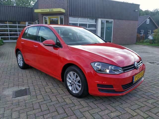 Rood Gebruikt 2016 VW Golf VII Trendline Hatchback | € 9.950 (Super prijs) - Afbeelding 1/4