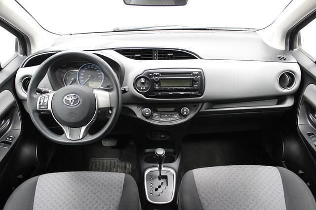 Occasion Toyota Yaris Comfort 75 PK (55 kW) 2014 Grijs Hatchback
