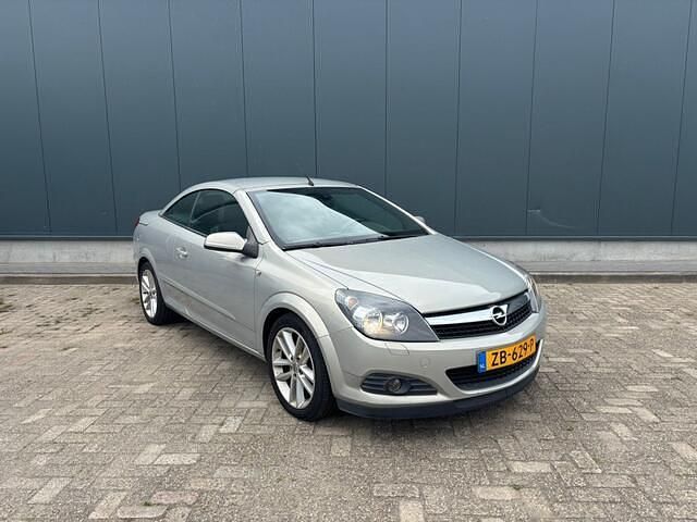 Grijs Gebruikt 2006 Opel Astra Cabriolet Enjoy Cabriolet | € 1.450 - Afbeelding 1/4