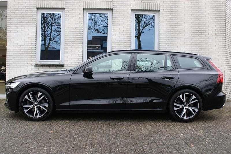 Occasion Volvo V60 R-Design 163 PK (119 kW) 2021 Zwart (metallic) Stationwagen