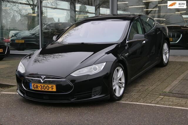 Zwart Gebruikt 2015 Tesla Model S Sedan | € 18.295 (Eerlijke prijs) - Afbeelding 1/4