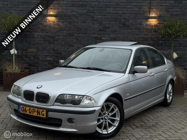 Grijs Gebruikt 1999 BMW 323 Executive Sedan | € 1.995 - Afbeelding 1/4