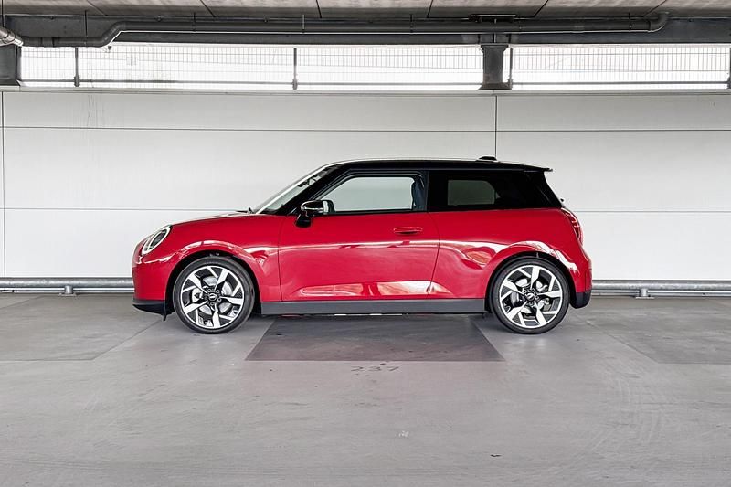 Occasion Mini Cooper Classic 135 kW (184 PK) 2025 Rood Hatchback