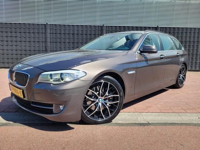 Bruin Gebruikt 2011 BMW 528 Executive Stationwagen | € 12.999 (Iets duurder) - Afbeelding 1/4