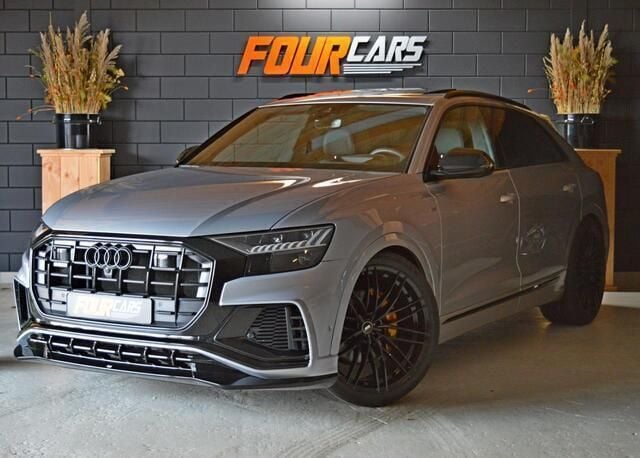 Grijs, metallic lak Gebruikt 2021 Audi Q8 Premium SUV | € 114.500 - Afbeelding 1/4
