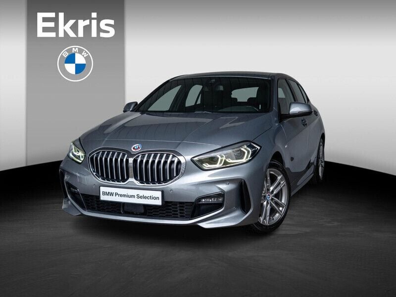 Grijs Gebruikt 2023 BMW 118 M Sport Hatchback | € 28.450 (Eerlijke prijs) - Afbeelding 1/4