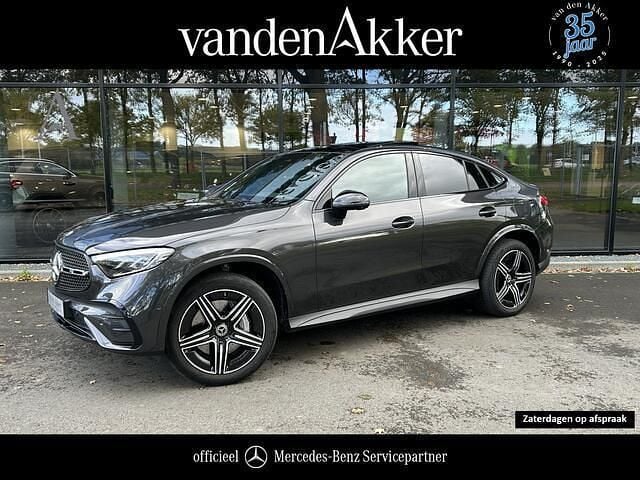 Grijs Gebruikt 2023 Mercedes GLC300 AMG Coupé | € 71.950 - Afbeelding 1/4