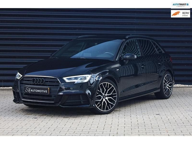 Zwart Gebruikt 2018 Audi A3 S-Line Hatchback | € 25.950 (Duur) - Afbeelding 1/4