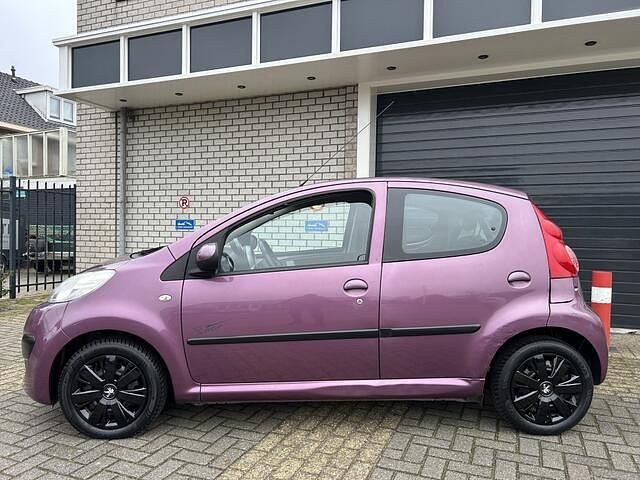 Occasion Peugeot 107 68 PK (50 kW) 2012 Paars Hatchback