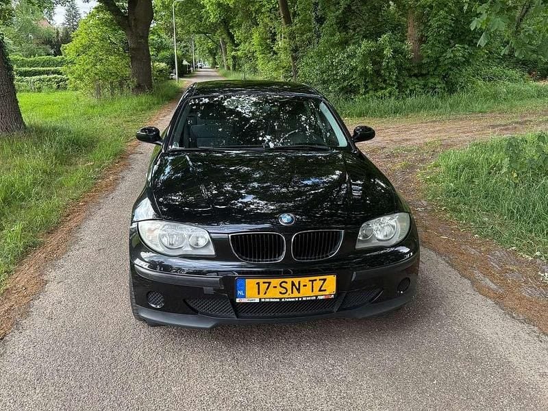 Zwart Gebruikt 2006 BMW 116 Hatchback | € 1.500 (Super prijs) - Afbeelding 1/4