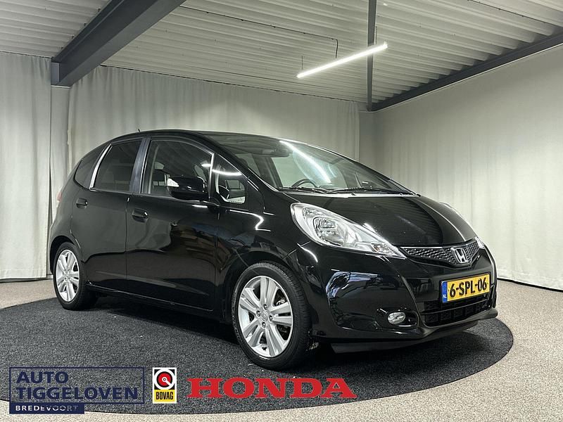 Zwart Gebruikt 2013 Honda Jazz Exclusive Hatchback | € 10.495 (Eerlijke prijs) - Afbeelding 1/4