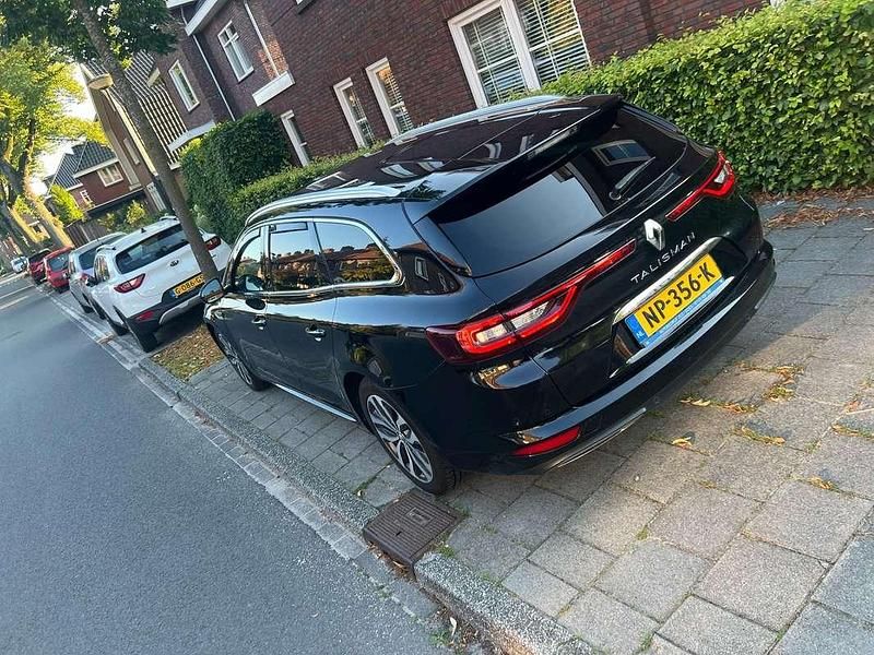Zwart Occasion 2017 Renault Talisman Stationwagen | € 13.750 (Eerlijke prijs) - Afbeelding 1/4