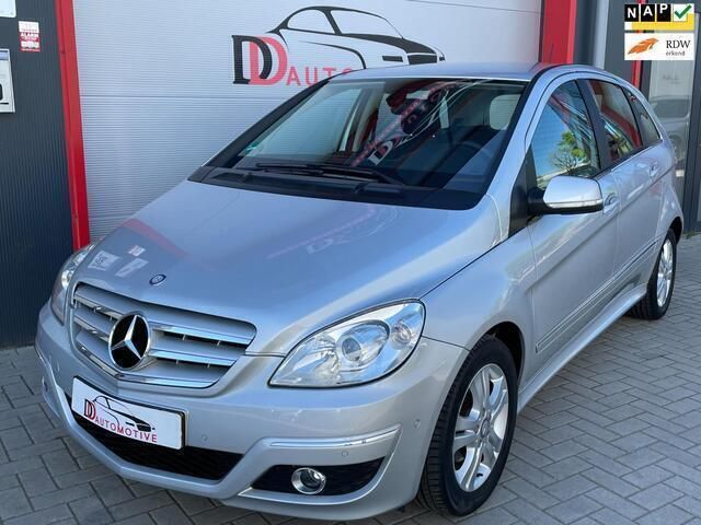 Grijs Gebruikt 2010 Mercedes B180 Business MPV | € 8.950 (Iets duurder) - Afbeelding 1/4