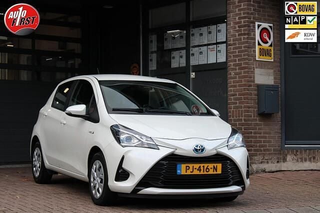 Wit Gebruikt 2017 Toyota Yaris Hatchback | € 13.250 (Goede deal) - Afbeelding 1/4