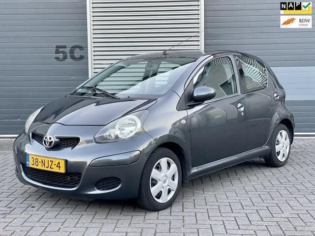 Occasion Toyota Aygo Comfort 68 PK (50 kW) 2010 Grijs Hatchback