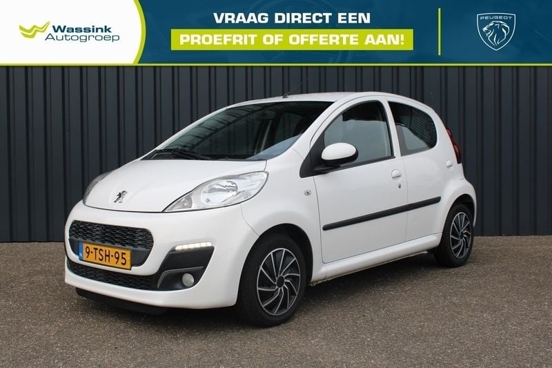 Wit Gebruikt 2014 Peugeot 107 Active Hatchback | € 6.815 (Eerlijke prijs) - Afbeelding 1/4