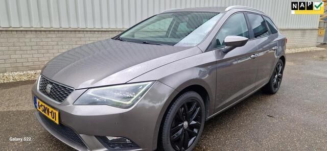 Grijs Gebruikt 2014 Seat Leon ST Business Stationwagen | € 4.950 (Goede deal) - Afbeelding 1/4