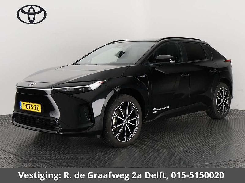 Zwart Gebruikt 2023 Toyota bZ4X Active SUV | € 32.900 - Afbeelding 1/3