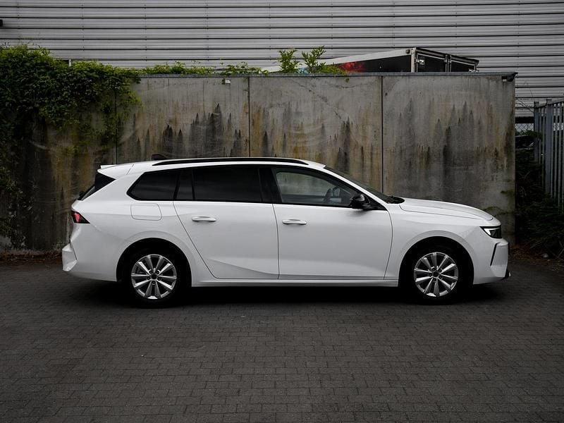 Nieuw Opel Astra Business Edition 110 PK (80 kW) 2025 Wit Stationwagen
