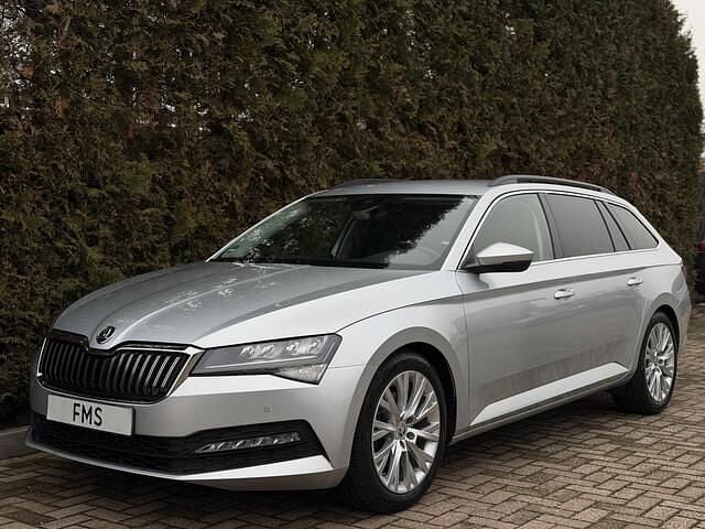 Zilver Occasion 2023 Skoda Superb Business Line Stationwagen | € 27.890 (Eerlijke prijs) - Afbeelding 1/4