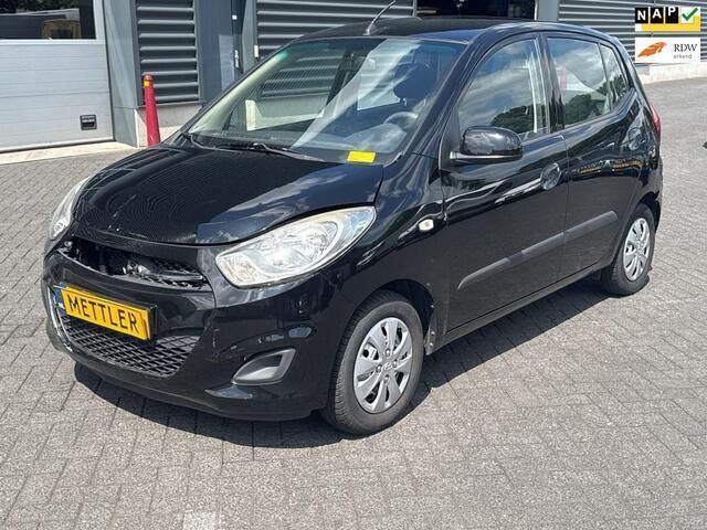 Zwart Gebruikt 2011 Hyundai i10 Hatchback | € 950 - Afbeelding 1/4