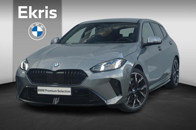 Grijs Gebruikt 2025 BMW 120 M Sport Hatchback | € 39.900 (Duur) - Afbeelding 1/4