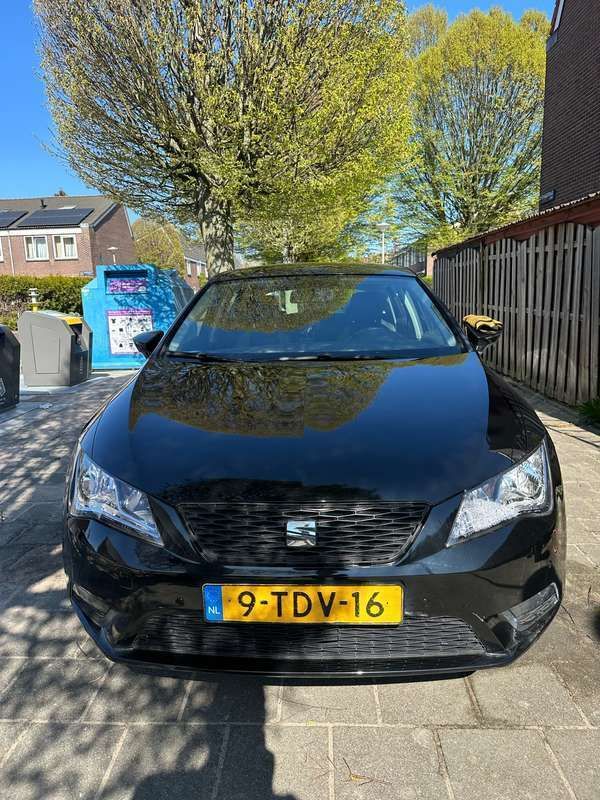 Zwart Gebruikt 2014 Seat Leon Reference Stationwagen | € 6.499 (Iets duurder) - Afbeelding 1/4